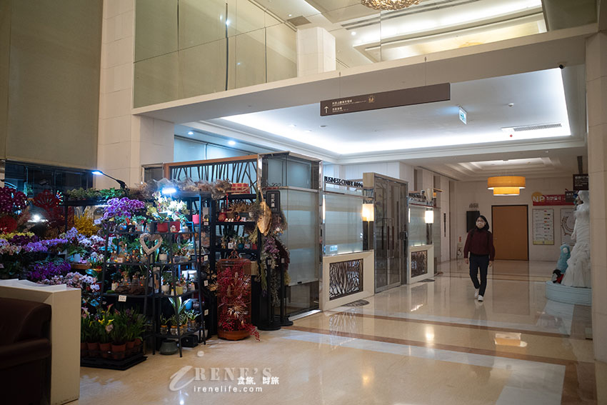 嘉義市區五星級飯店，與商場共構的便利極佳，家庭房又大又舒適