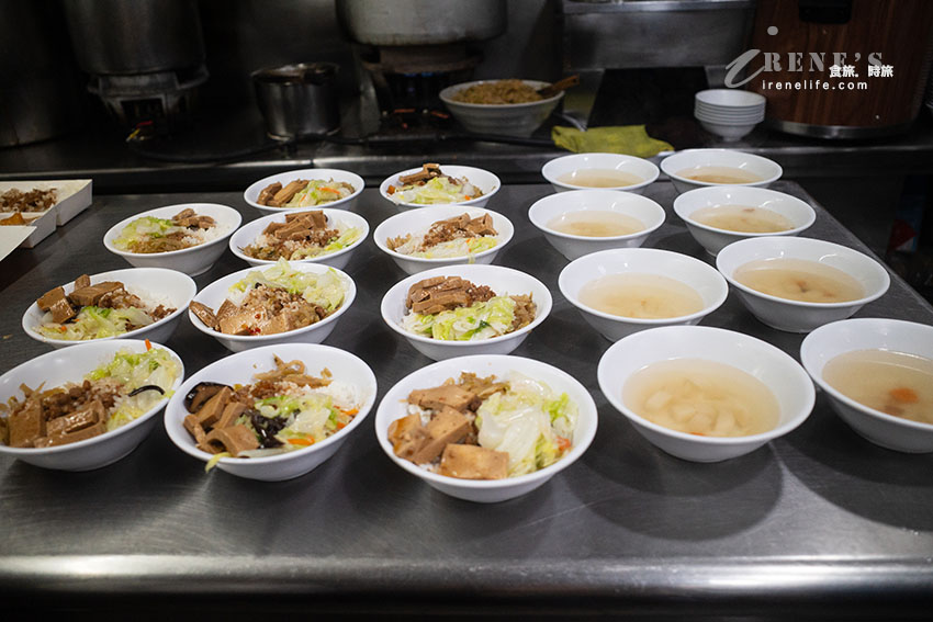 西門町萬年大樓美食推薦|網推必吃排骨飯,超厚排骨咬下會噴汁 西門町萬年大樓美食推薦|網推必吃排骨飯,超厚排骨咬下會噴汁