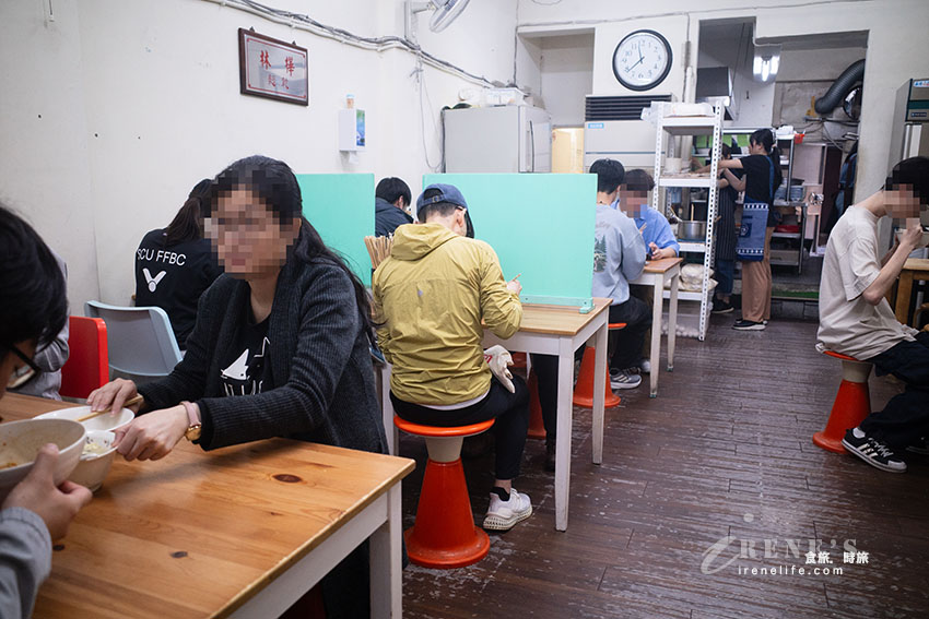 簡簡單單的一碗麵,讓人不惜排隊也要吃,終極吃法必加辣渣 簡簡單單的一碗麵,讓人不惜排隊也要吃,終極吃法必加辣渣