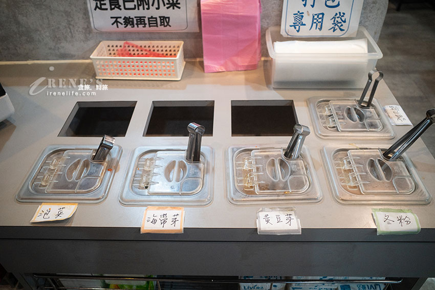 裝潢不起眼，韓式料理卻意外可以！超值份量足，內用小菜、白飯吃到飽
