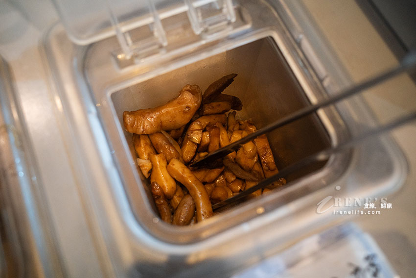 裝潢不起眼，韓式料理卻意外可以！超值份量足，內用小菜、白飯吃到飽