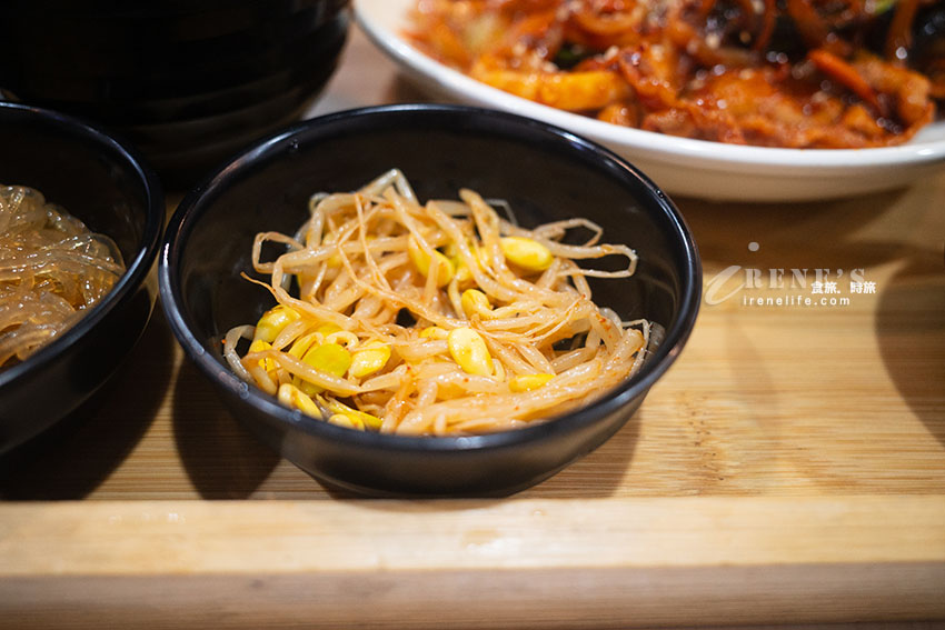 裝潢不起眼,韓式料理卻意外可以!超值份量足,內用小菜、白飯吃到飽 裝潢不起眼,韓式料理卻意外可以!超值份量足,內用小菜、白飯吃到飽