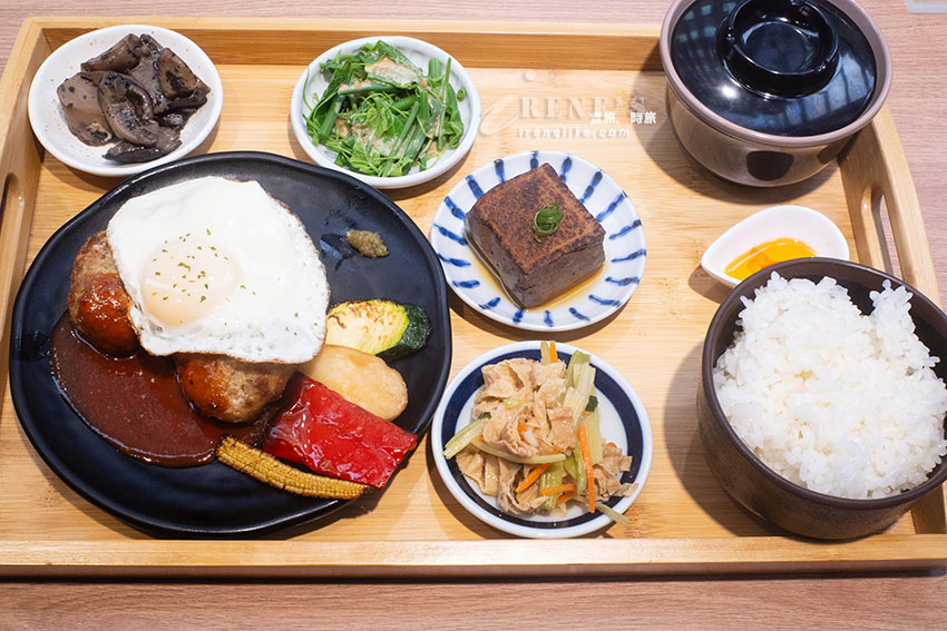 隱藏巷內的定食餐廳，料理有創作性，飲料自助吧居然有這一瓶！