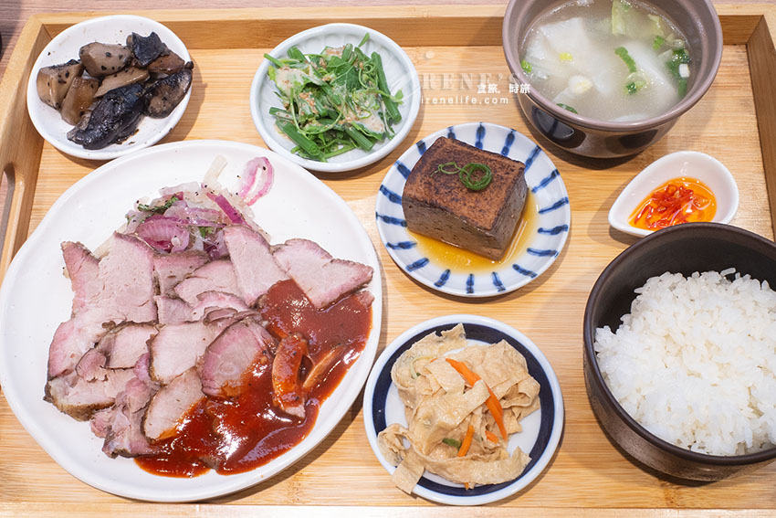 延伸閱讀：隱藏巷內的定食餐廳，料理有創作性，飲料自助吧居然有這一瓶！