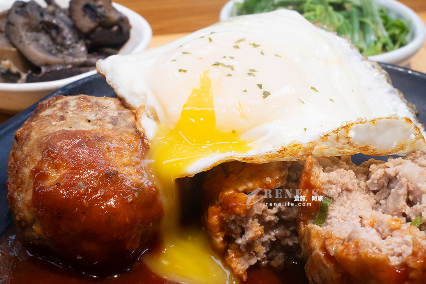 隱藏巷內的定食餐廳，料理有創作性，飲料自助吧居然有這一瓶！
