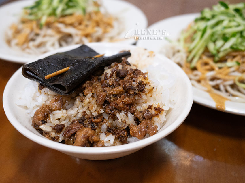 三重人氣宵夜美食店面版，從11點營業到凌晨2點，隨時來都有得吃