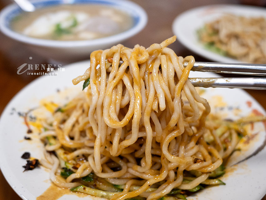 三重人氣宵夜美食店面版，從11點營業到凌晨2點，隨時來都有得吃