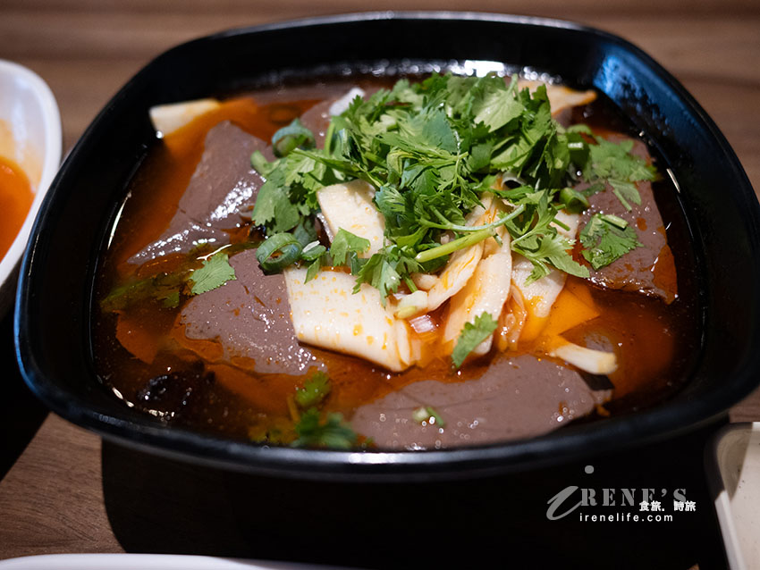 蟬聯七年米其林必比登推薦的榮耀，台北最強鵝肉小吃，人氣如日中天
