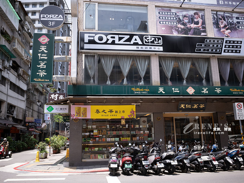 開業50年週休二日的懷舊咖啡店，套餐有整條魚，還附虹吸式咖啡