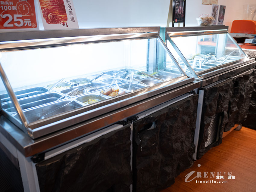 三重新開幕剉冰店，挑配料終於不用再猶豫！50種配料愛吃什麼就裝什麼