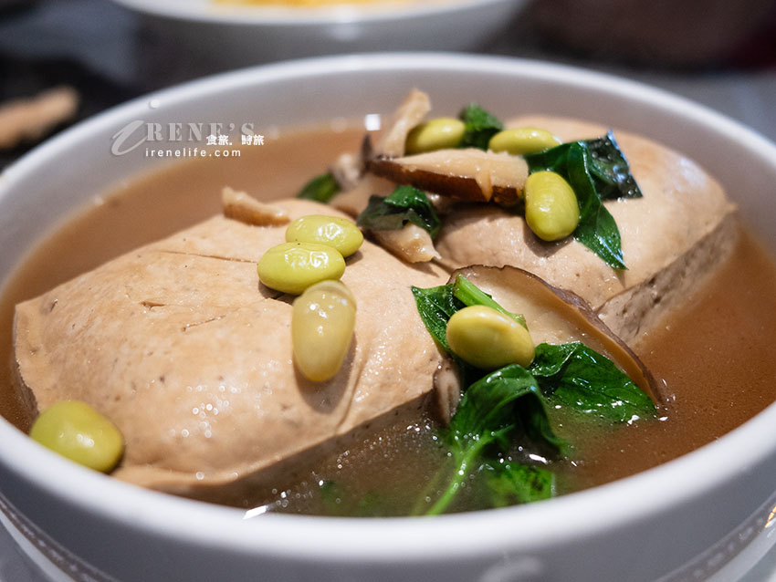 三重超好吃素食餐廳,黑松露炒飯/港式炒河粉/清蒸臭豆腐樣樣都好吃 三重超好吃素食餐廳,黑松露炒飯/港式炒河粉/清蒸臭豆腐樣樣都好吃
