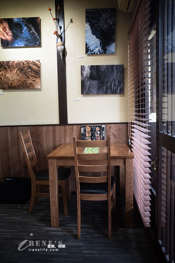 神宮道咖啡店，咖哩飯、漢堡排都很厲害！餐點選擇性不多但都很可口