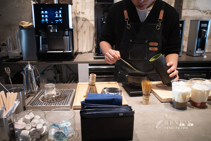 二条城前古名家茶寮,現刷抹茶、焙茶還有現煮咖啡香與鬆餅香 二条城前古名家茶寮,現刷抹茶、焙茶還有現煮咖啡香與鬆餅香