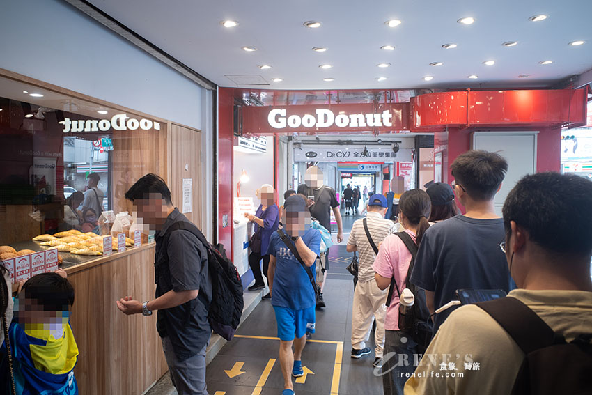 台北車站藝人阿ken開的生甜甜圈專賣店，開幕至今依舊大排長龍