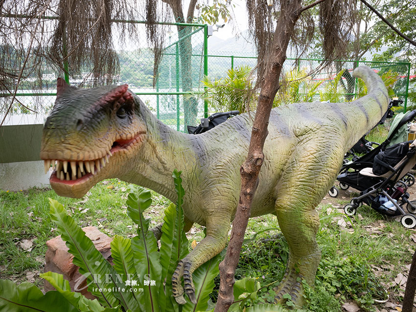 台北戶外大型恐龍樂園！ 會動會叫超擬真恐龍宛如置身侏儸紀公園