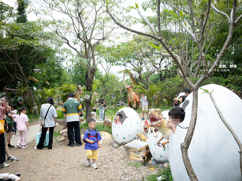 台北戶外大型恐龍樂園！ 會動會叫超擬真恐龍宛如置身侏儸紀公園