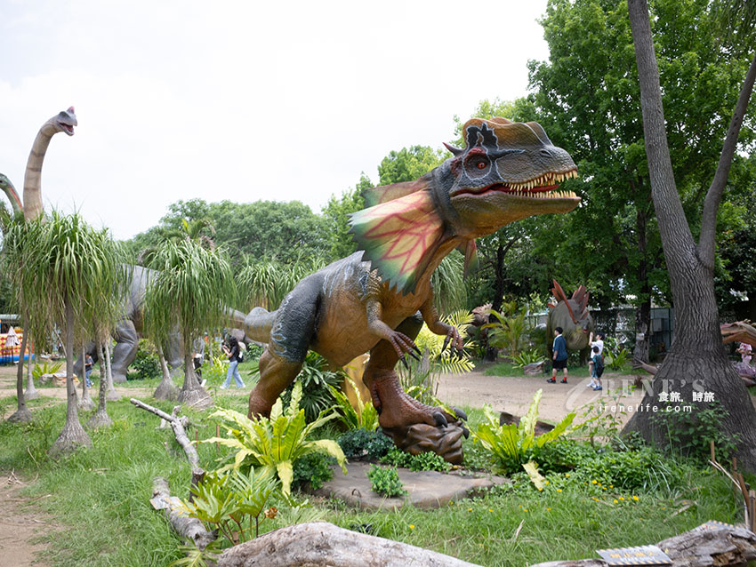 台北戶外大型恐龍樂園！ 會動會叫超擬真恐龍宛如置身侏儸紀公園