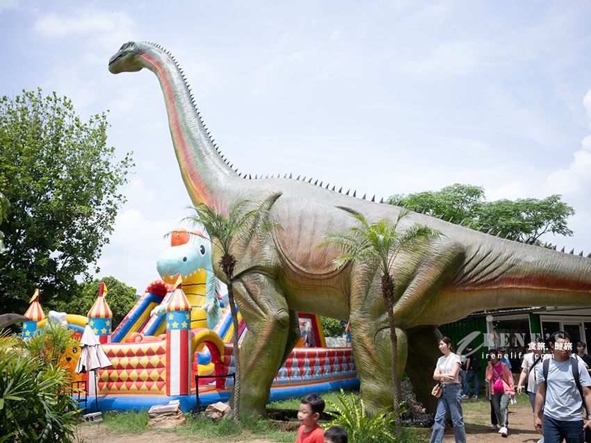 台北戶外大型恐龍樂園！ 會動會叫超擬真恐龍宛如置身侏儸紀公園