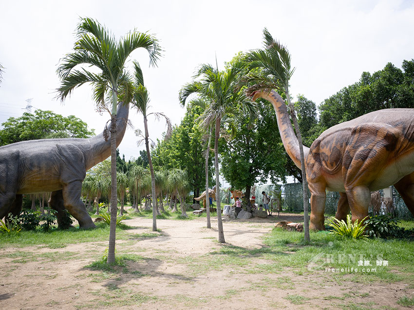 台北戶外大型恐龍樂園！ 會動會叫超擬真恐龍宛如置身侏儸紀公園