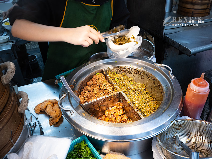 公館美食小吃，米其林必比登推薦的割包，大排長龍是常態