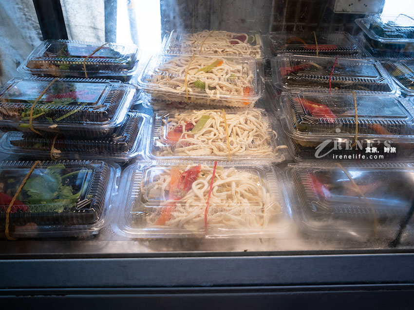 基隆三沙灣排隊豬腳店,油亮色澤超誘人,內用外帶人潮止不住 基隆三沙灣排隊豬腳店,油亮色澤超誘人,內用外帶人潮止不住