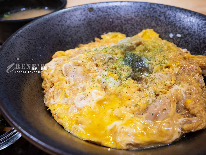 生食級雞蛋/台東關山米/嚴選雞肉成就一碗美味的親子丼,加大還不加價 生食級雞蛋/台東關山米/嚴選雞肉成就一碗美味的親子丼,加大還不加價
