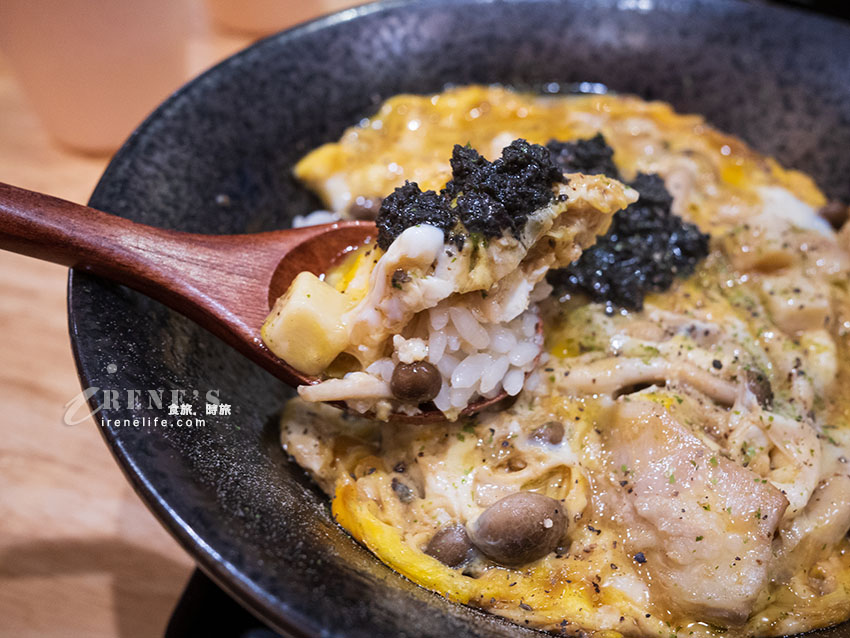 生食級雞蛋/台東關山米/嚴選雞肉成就一碗美味的親子丼,加大還不加價 生食級雞蛋/台東關山米/嚴選雞肉成就一碗美味的親子丼,加大還不加價