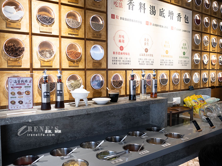 一個人的麻辣鴛鴦鍋,白飯、王子麵吃到飽,鴨血豆腐無限續加,搭配精緻九宮格 一個人的麻辣鴛鴦鍋,白飯、王子麵吃到飽,鴨血豆腐無限續加,搭配精緻九宮格