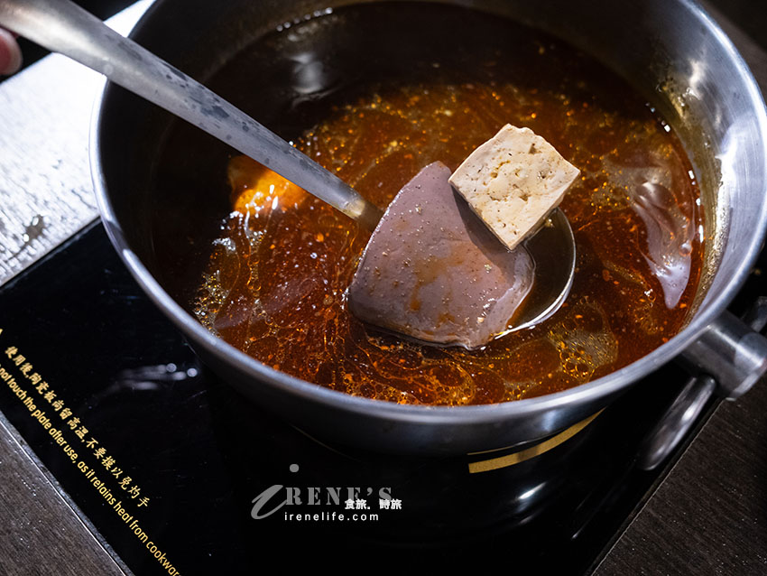 即時熱門文章：一個人的麻辣鴛鴦鍋，白飯、王子麵吃到飽，鴨血豆腐無限續加，搭配精緻九宮格