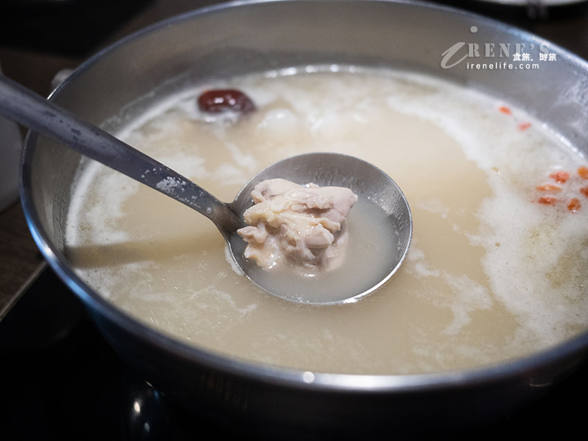 一個人的麻辣鴛鴦鍋,白飯、王子麵吃到飽,鴨血豆腐無限續加,搭配精緻九宮格 一個人的麻辣鴛鴦鍋,白飯、王子麵吃到飽,鴨血豆腐無限續加,搭配精緻九宮格