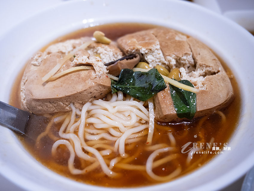 好吃的臭大蔬開到三重囉, 臭豆腐、乾麵口味都好多,泡菜臭豆腐烤餅有特色 好吃的臭大蔬開到三重囉, 臭豆腐、乾麵口味都好多,泡菜臭豆腐烤餅有特色