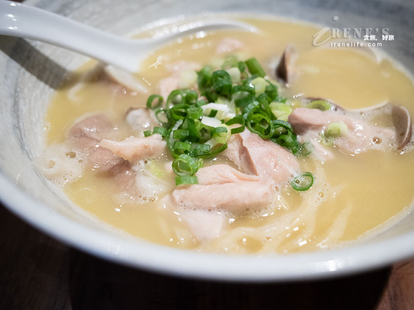 吉林路不吃熱炒,炒飯、雞湯麵也很強,排骨厚到不講武德,雞湯超濃郁 吉林路不吃熱炒,炒飯、雞湯麵也很強,排骨厚到不講武德,雞湯超濃郁