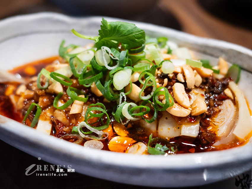吉林路不吃熱炒,炒飯、雞湯麵也很強,排骨厚到不講武德,雞湯超濃郁 吉林路不吃熱炒,炒飯、雞湯麵也很強,排骨厚到不講武德,雞湯超濃郁