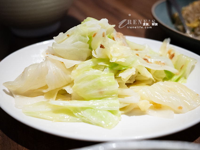 吉林路不吃熱炒,炒飯、雞湯麵也很強,排骨厚到不講武德,雞湯超濃郁 吉林路不吃熱炒,炒飯、雞湯麵也很強,排骨厚到不講武德,雞湯超濃郁