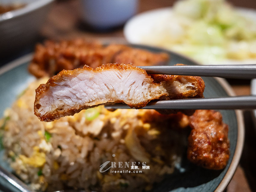吉林路不吃熱炒,炒飯、雞湯麵也很強,排骨厚到不講武德,雞湯超濃郁 吉林路不吃熱炒,炒飯、雞湯麵也很強,排骨厚到不講武德,雞湯超濃郁