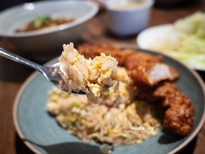 吉林路不吃熱炒,炒飯、雞湯麵也很強,排骨厚到不講武德,雞湯超濃郁 吉林路不吃熱炒,炒飯、雞湯麵也很強,排骨厚到不講武德,雞湯超濃郁