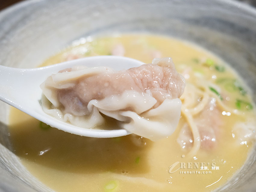 吉林路不吃熱炒,炒飯、雞湯麵也很強,排骨厚到不講武德,雞湯超濃郁 吉林路不吃熱炒,炒飯、雞湯麵也很強,排骨厚到不講武德,雞湯超濃郁