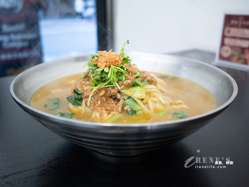 西門町特色美食推薦，比臉還大的米線，孜然捲餅、孜然夾饃很炸餡