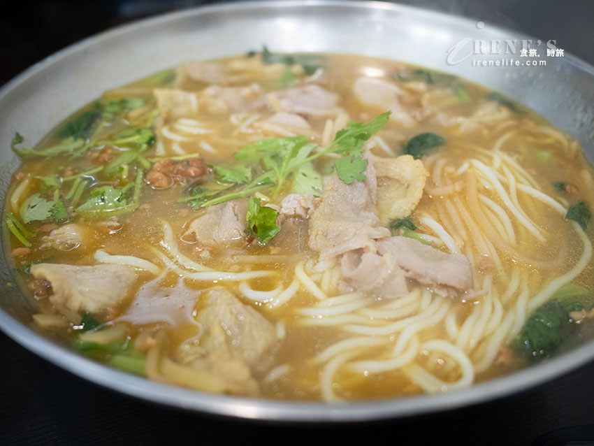 西門町特色美食推薦，比臉還大的米線，孜然捲餅、孜然夾饃很炸餡