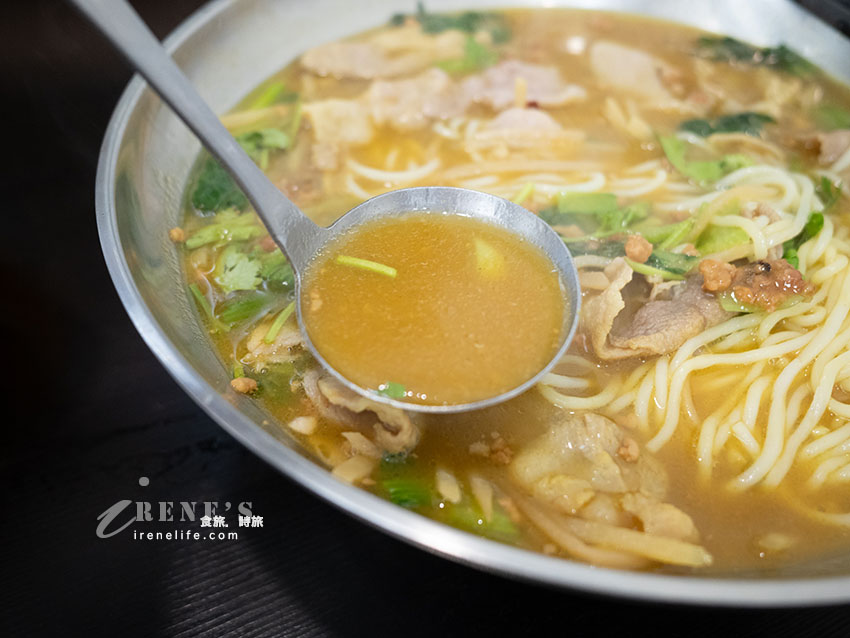 西門町特色美食推薦，比臉還大的米線，孜然捲餅、孜然夾饃很炸餡