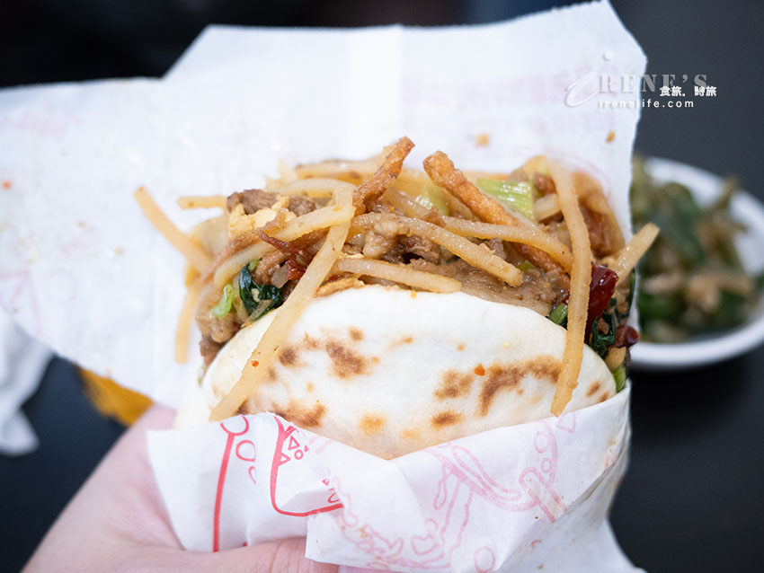 西門町特色美食推薦，比臉還大的米線，孜然捲餅、孜然夾饃很炸餡