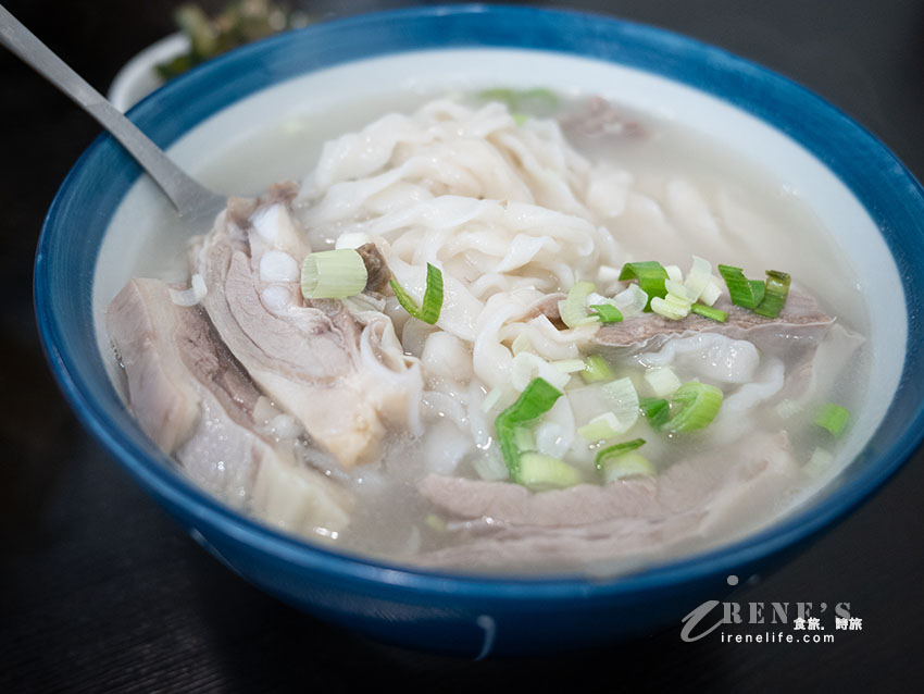 西門町特色美食推薦，比臉還大的米線，孜然捲餅、孜然夾饃很炸餡