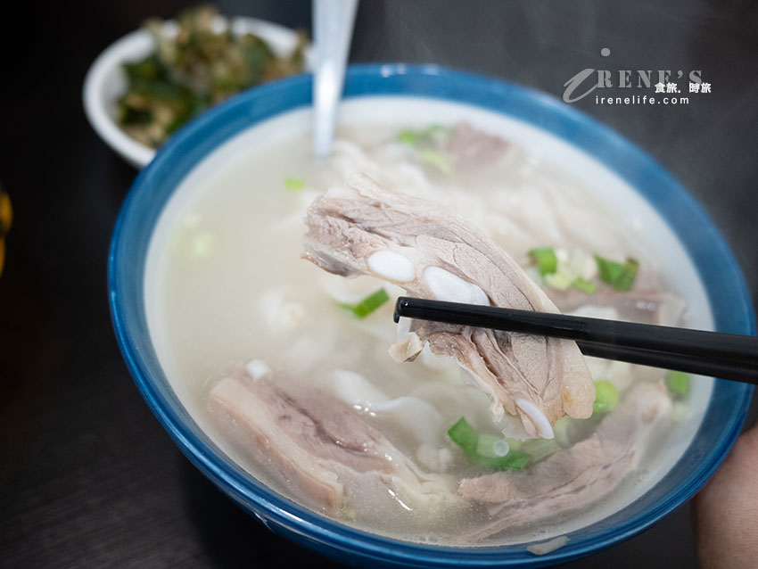 西門町特色美食推薦，比臉還大的米線，孜然捲餅、孜然夾饃很炸餡