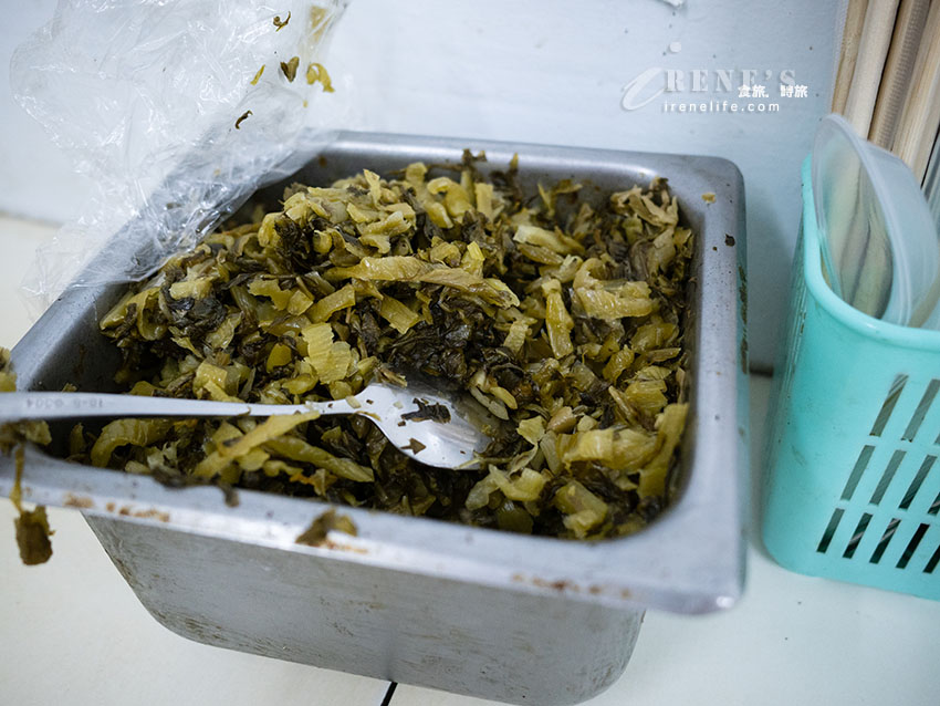 城中市場美食推薦,各式麵食都能配抄手,緊實肉餡好口感,最喜歡紅油抄手的調味 城中市場美食推薦,各式麵食都能配抄手,緊實肉餡好口感,最喜歡紅油抄手的調味