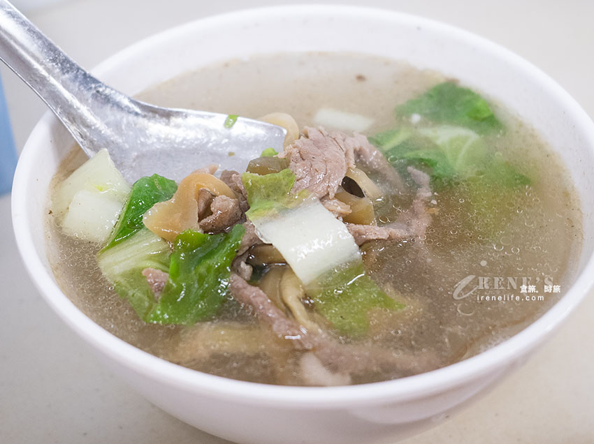 城中市場美食推薦,各式麵食都能配抄手,緊實肉餡好口感,最喜歡紅油抄手的調味 城中市場美食推薦,各式麵食都能配抄手,緊實肉餡好口感,最喜歡紅油抄手的調味