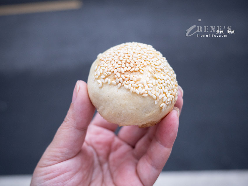 三重隱藏版好吃胡椒餅，只賣平日、假日休息，全店只有胡椒餅跟小蔥餅兩種