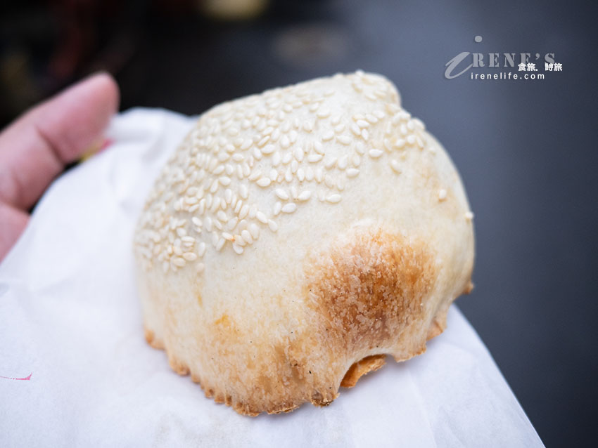 三重隱藏版好吃胡椒餅，只賣平日、假日休息，全店只有胡椒餅跟小蔥餅兩種