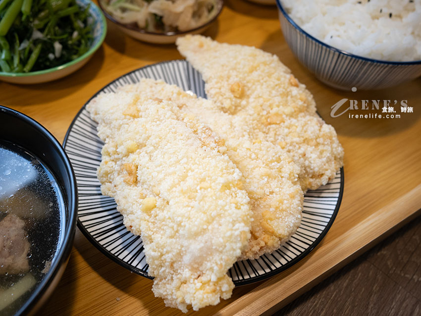 隱身三重巷弄裡的高質感定食，有如回家吃飯的舒服，四菜一湯還有水果