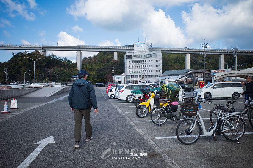 可欣賞到來島海峽大橋的道路休息站，還能品嚐瀨戶內海的海鮮炭烤BBQ