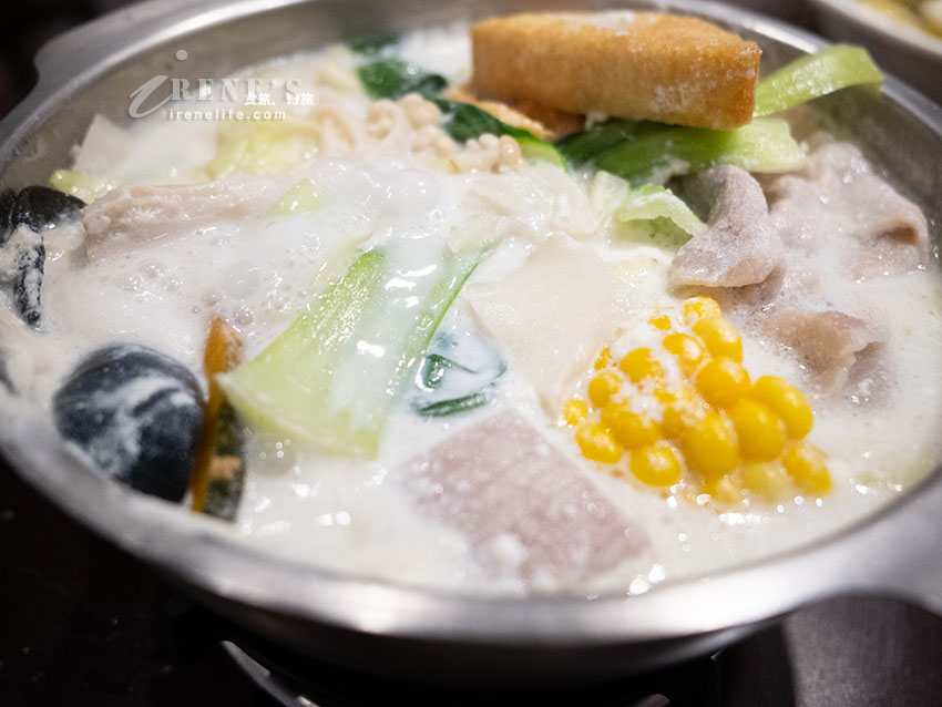 公館商圈百元小火鍋、酸菜魚，內用居然有珍珠奶茶喝到飽！評論還送肉片